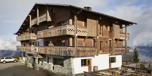 chalet-hotel-alpen-valley-facade-2