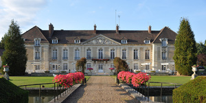 chateau-de-fillerval-facade-2