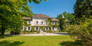 chateau-des-ayes-facade-3