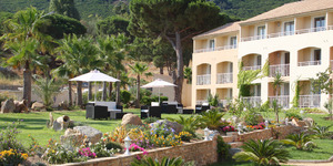 hotel-corsica-facade-1