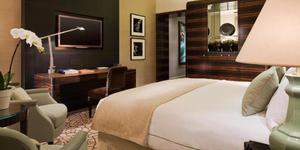 prince-de-galles-a-luxury-collection-hotel-paris-chambre-10