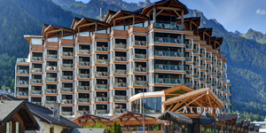 alpina-eclectic-hotel-chamonix-facade-2